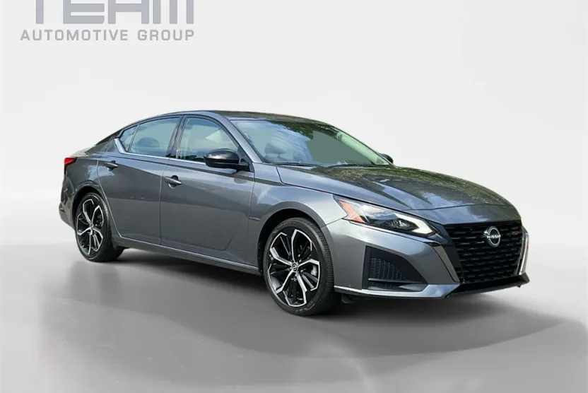 2024 Nissan Altima 2.5 SR photo 1