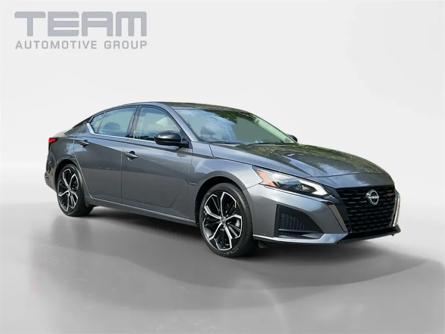 2024 Nissan Altima 2.5 SR photo 1