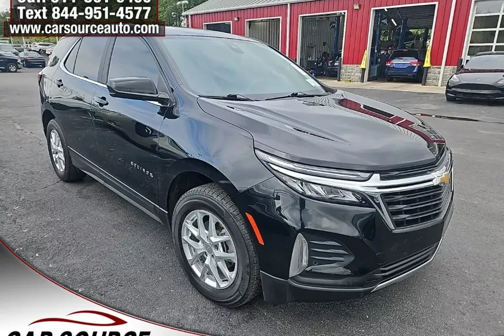 2022 Chevrolet Equinox LT photo 1