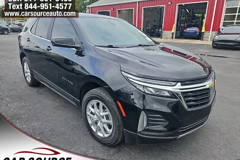 2022 Chevrolet Equinox LT photo 1