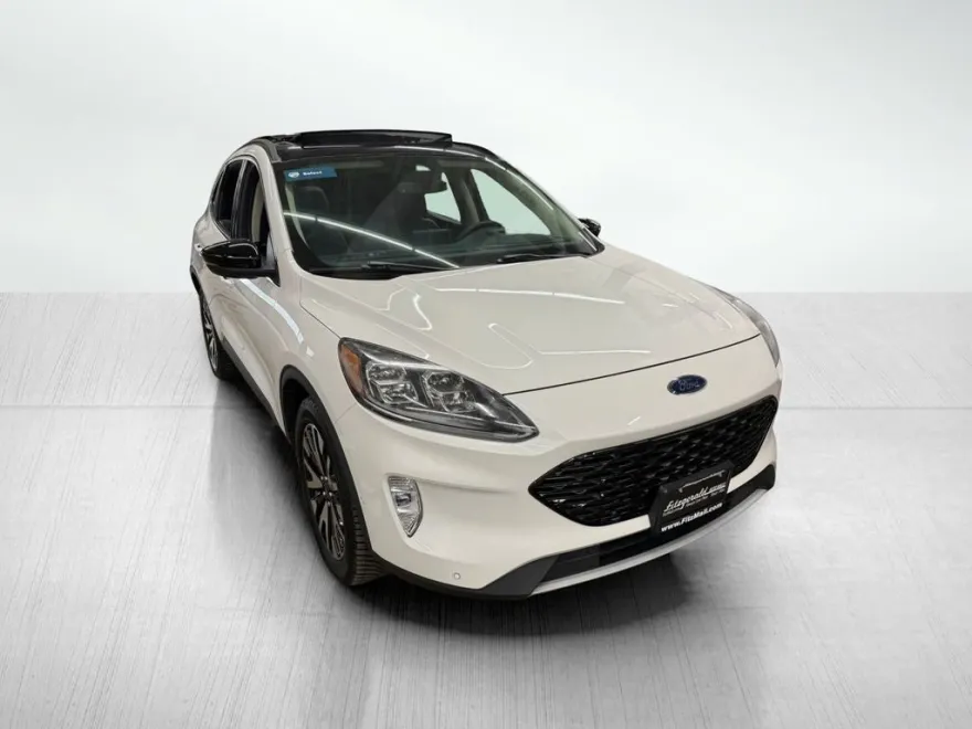 2020 Ford Escape Titanium Hybrid photo 1