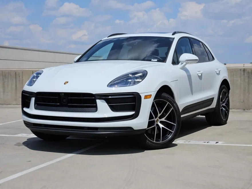 2024 Porsche Macan T photo 1