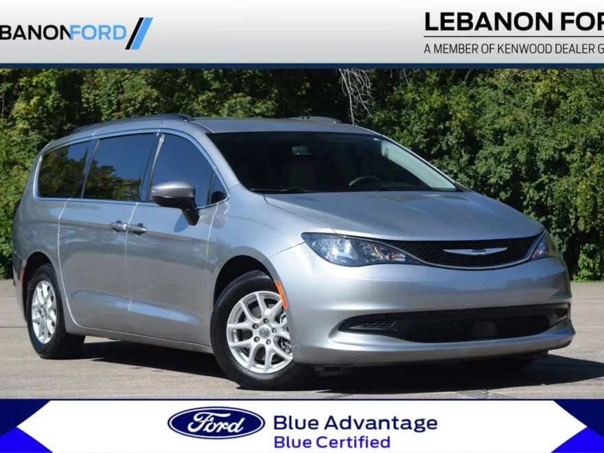 2021 Chrysler Voyager LXi photo 1