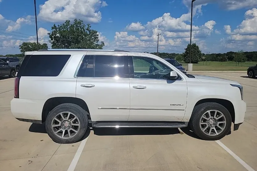 2016 Gmc Yukon Denali photo 1