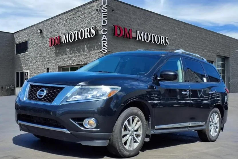 2016 Nissan Pathfinder photo 1