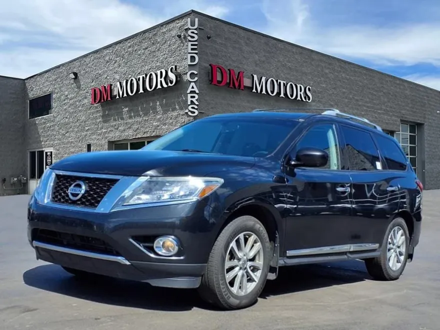 2016 Nissan Pathfinder photo 1