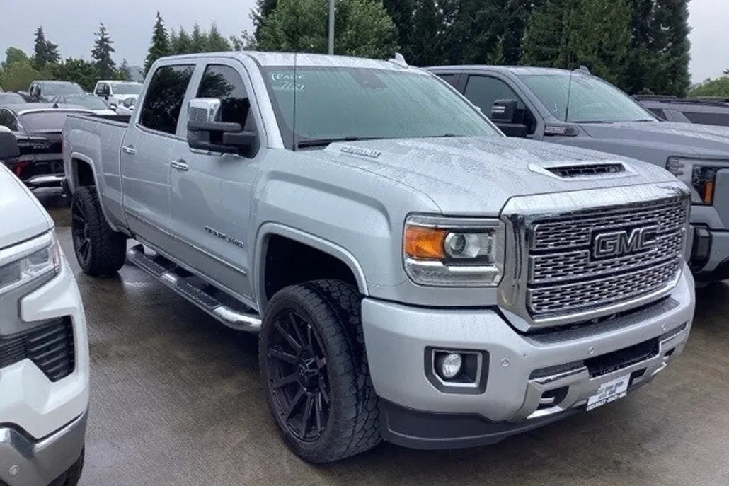 2018 Gmc Sierra 2500 HD Denali photo 1