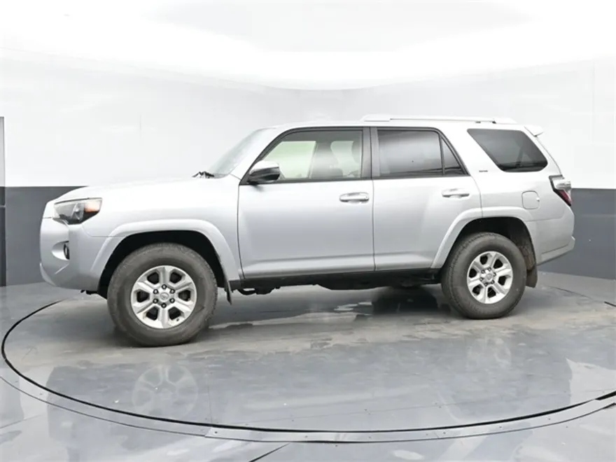 2016 Toyota 4Runner Limited photo 1