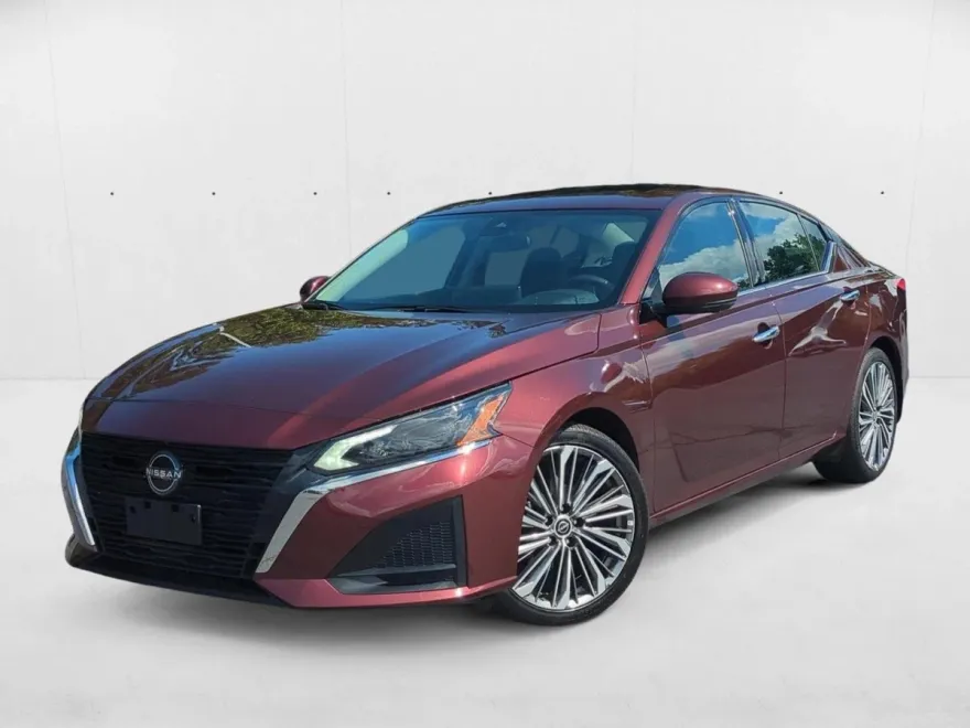 2024 Nissan Altima 2.5 SL photo 1
