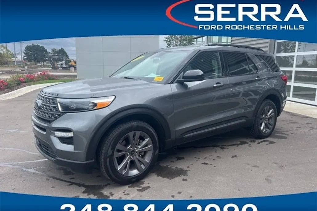 2022 Ford Explorer XLT photo 1