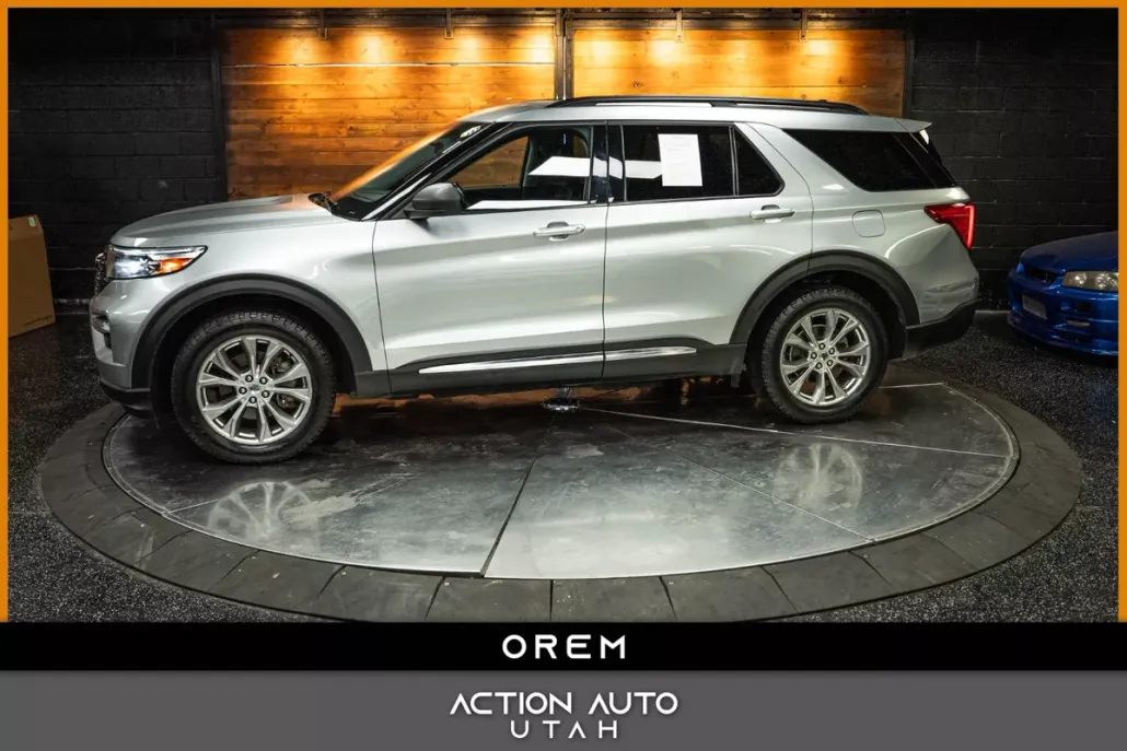 2021 Ford Explorer XLT photo 1