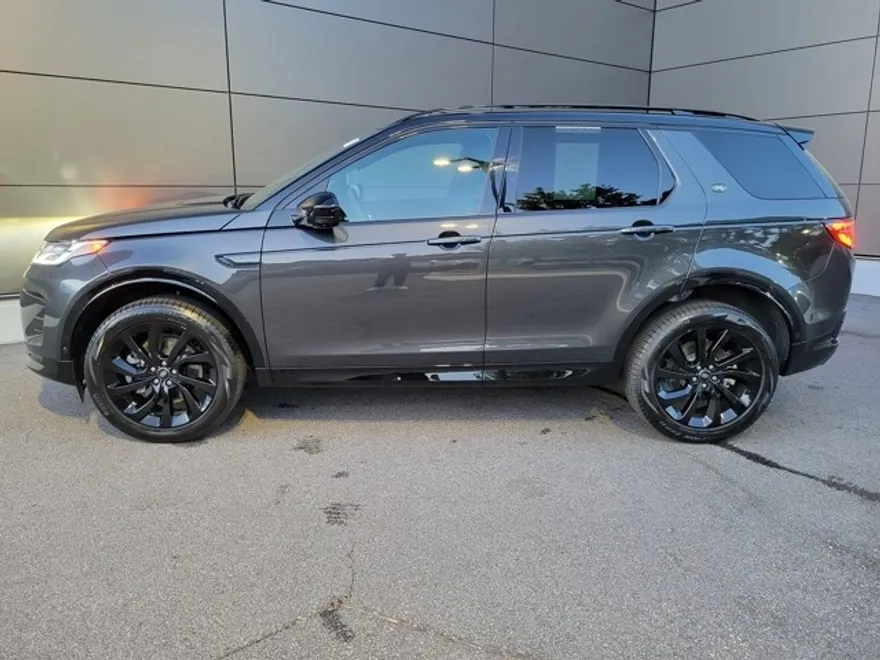 2025 Land Rover Discovery Sport SE photo 1