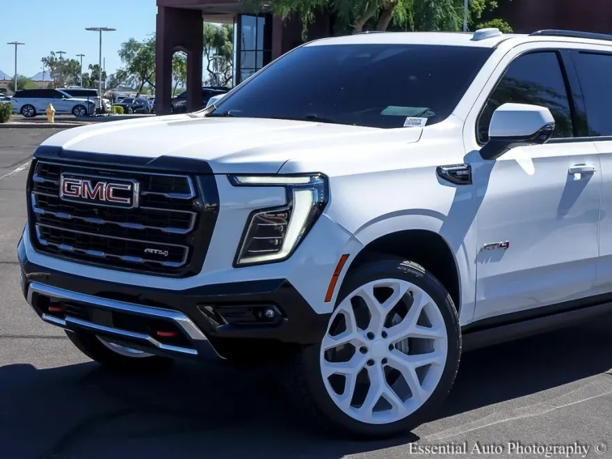2025 Gmc Yukon AT4 photo 1