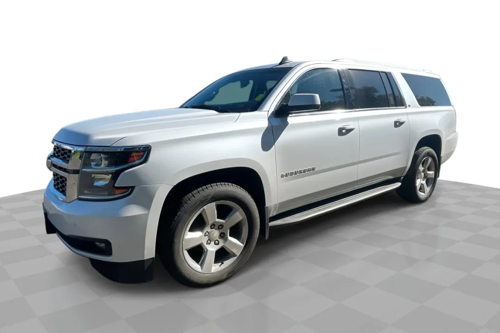 2016 Chevrolet Suburban 1500 LT photo 1
