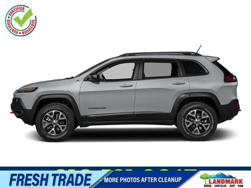 2016 Jeep Cherokee Trailhawk Sport photo 1