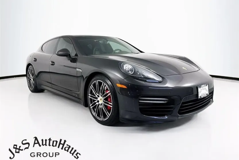 2015 Porsche Panamera GTS photo 1