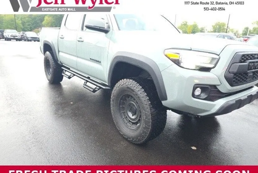 2023 Toyota Tacoma TRD Off-Road photo 1