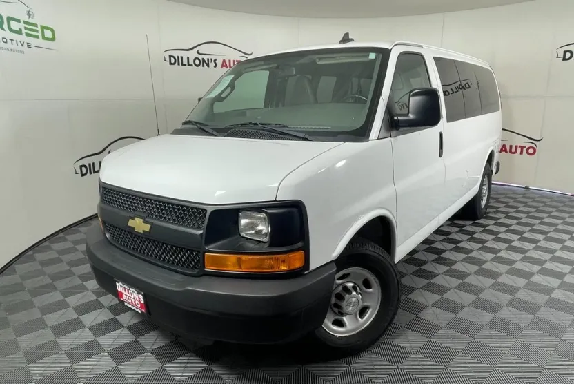 2016 Chevrolet Express 2500 LS photo 1