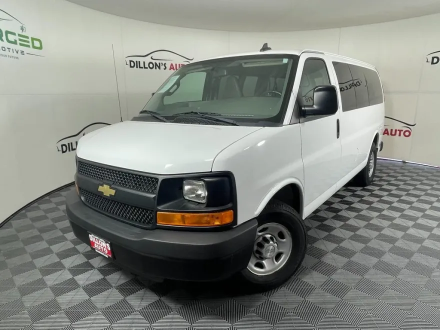 2016 Chevrolet Express 2500 LS photo 1