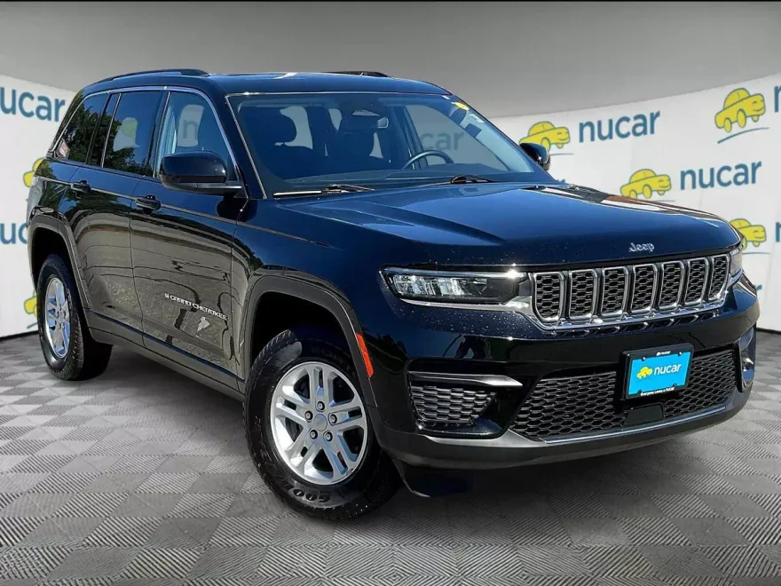 2022 Jeep Grand Cherokee Laredo photo 1