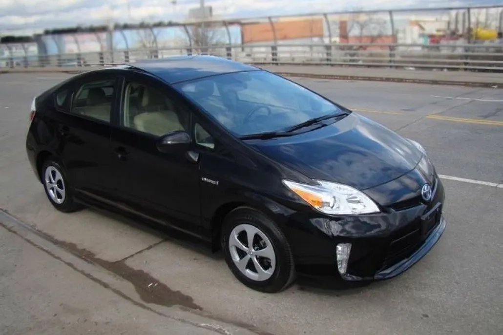 2014 Toyota Prius Four photo 1