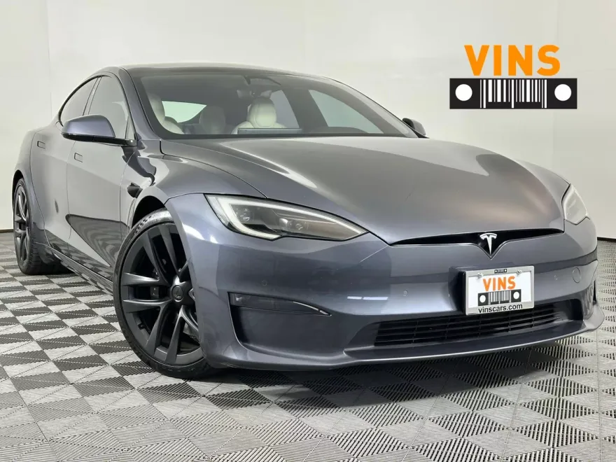 2022 Tesla Model S Plaid photo 1