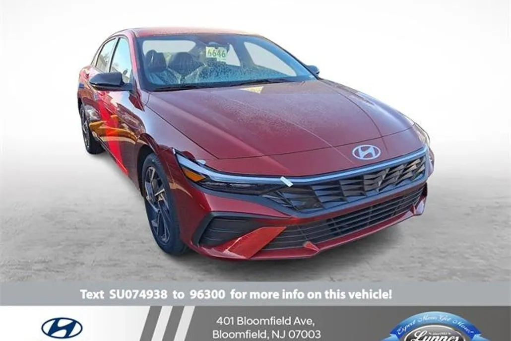 2025 Hyundai Elantra SEL Sport photo 1