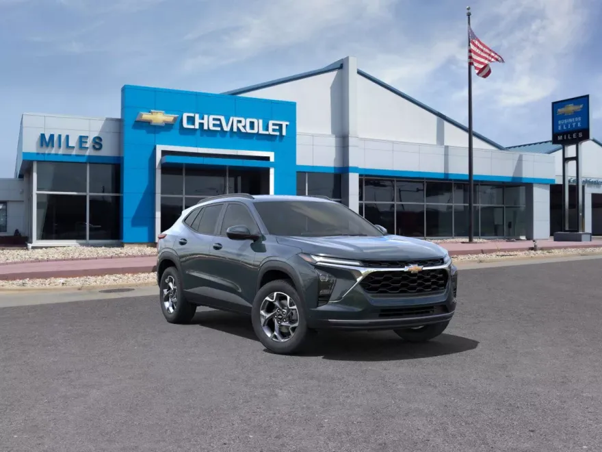 2025 Chevrolet Trax LT photo 1
