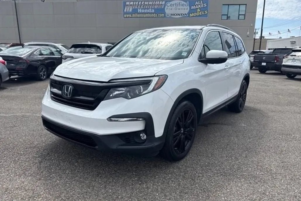 2022 Honda Pilot Special Edition photo 1
