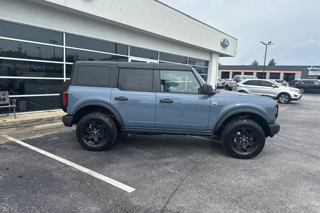 2025 Ford Bronco Big Bend photo 1