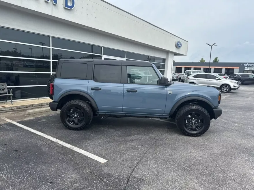 2025 Ford Bronco Big Bend photo 1