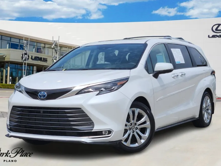2024 Toyota Sienna Platinum photo 1