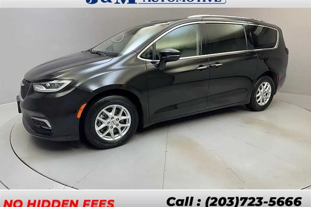 2021 Chrysler Pacifica Touring L photo 1