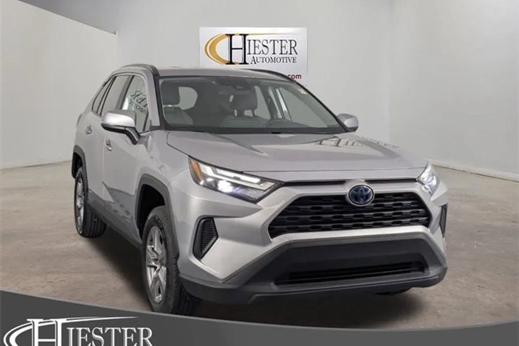 2023 Toyota RAV4 Hybrid XLE photo 1