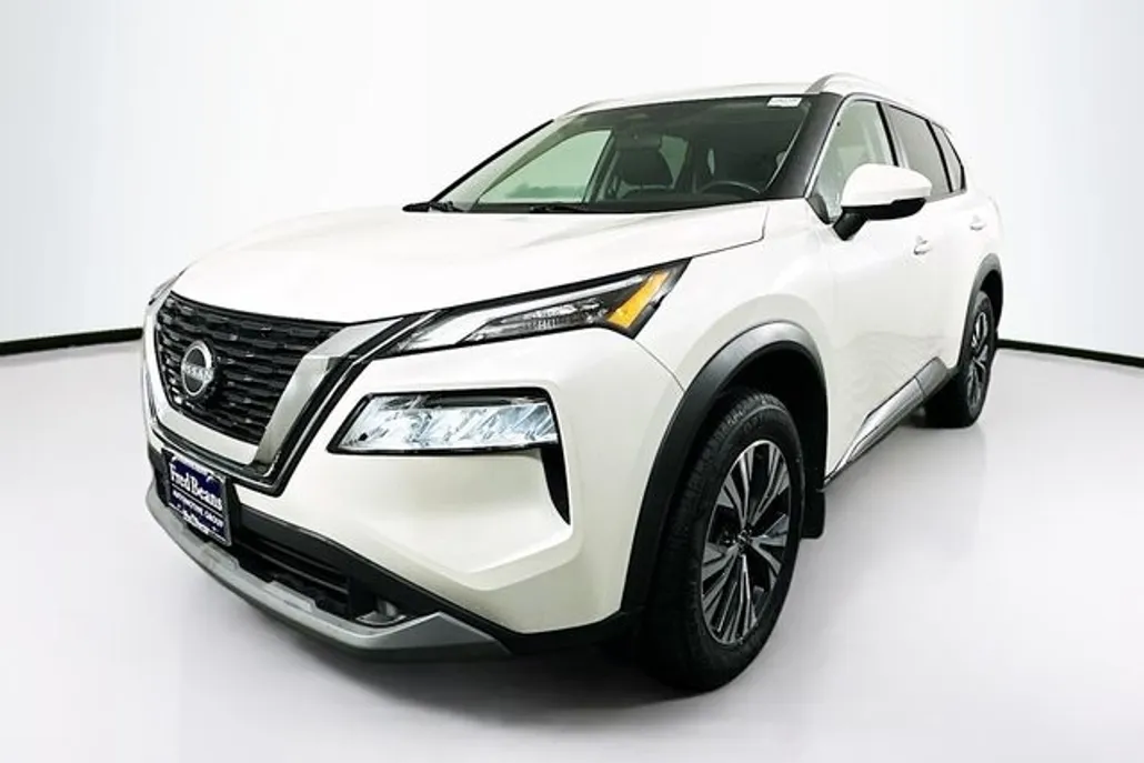 2022 Nissan Rogue SV photo 1
