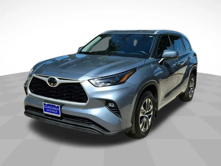 2022 Toyota Highlander XLE photo 1