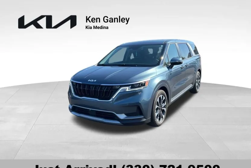 2024 Kia Carnival EX photo 1