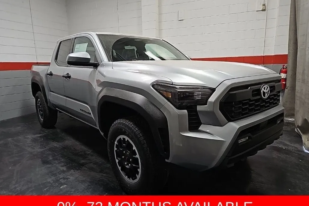 2025 Toyota Tacoma TRD Off-Road photo 1