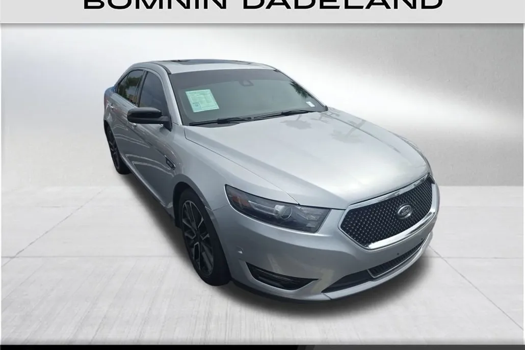 2018 Ford Taurus SHO photo 1
