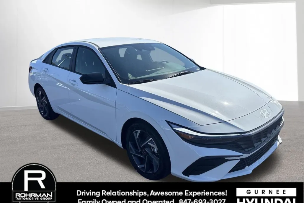 2025 Hyundai Elantra SEL Sport photo 1