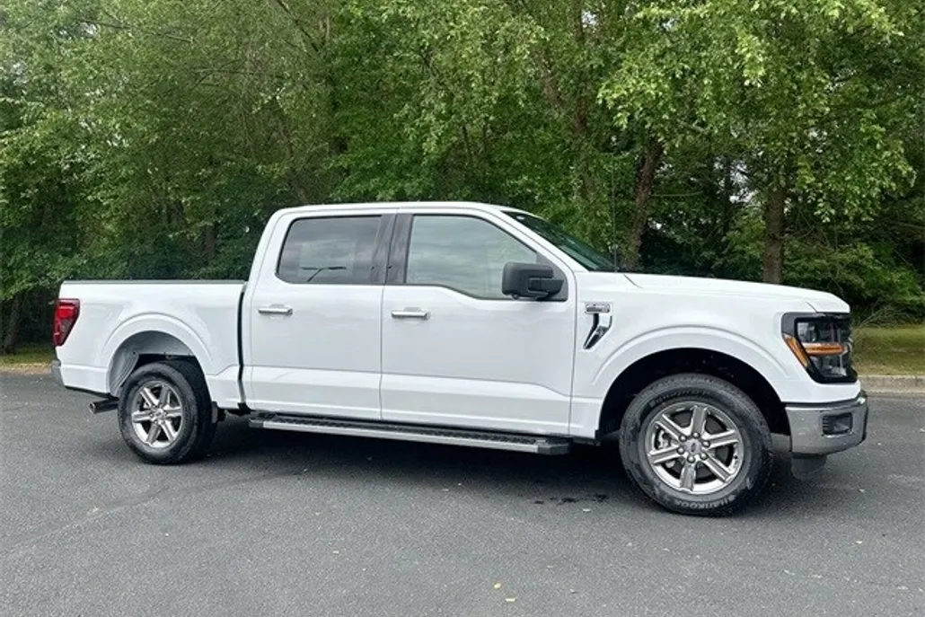 2024 Ford F-150 XLT photo 1