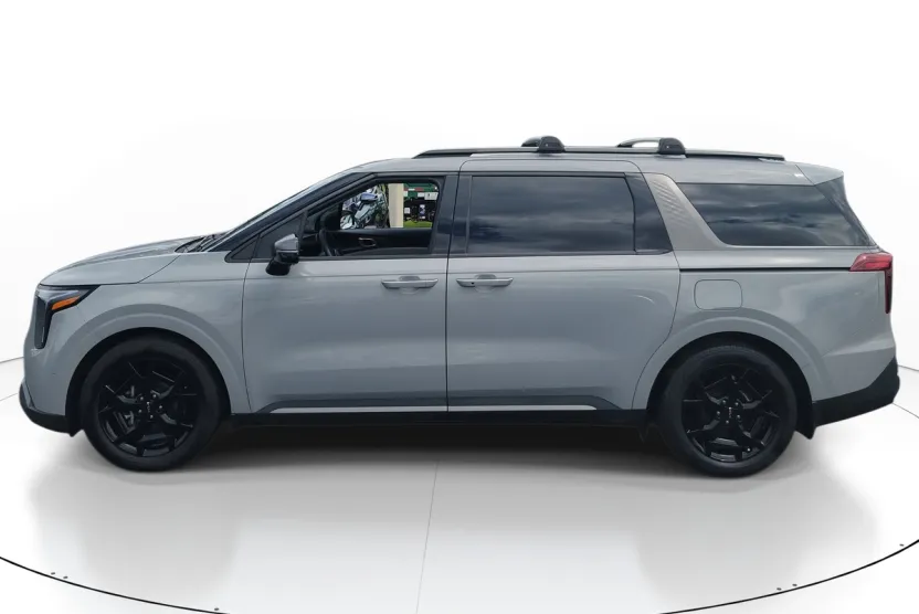 2025 Kia Carnival SX Prestige photo 1