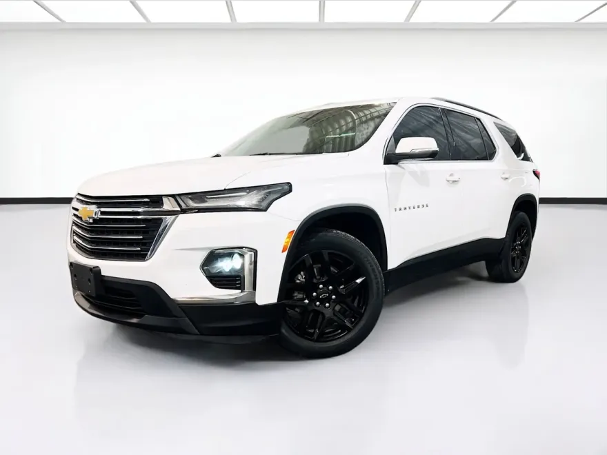 2023 Chevrolet Traverse Leather photo 1