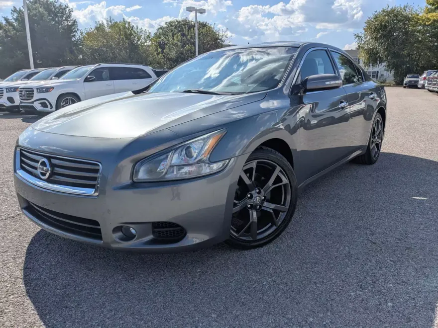 2014 Nissan Maxima SV photo 1