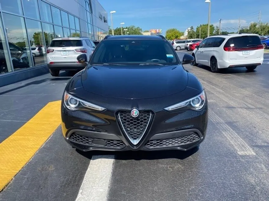 2022 Alfa Romeo Stelvio Ti photo 1