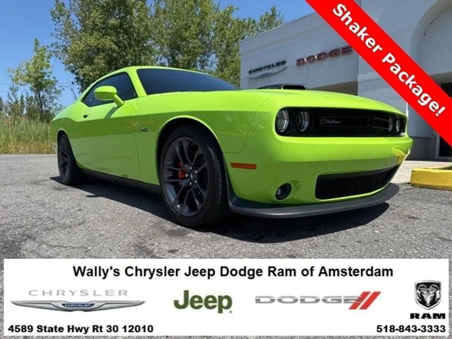 2023 Dodge Challenger R/T photo 1