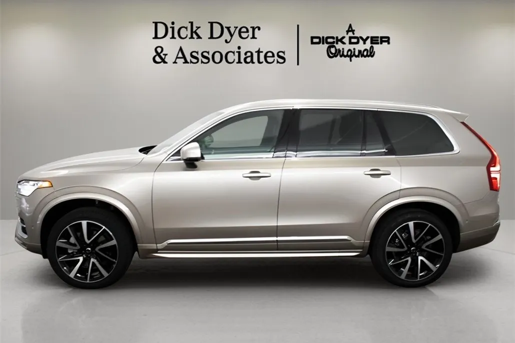 2025 Volvo XC90 Plus photo 1