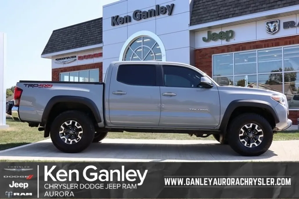 2019 Toyota Tacoma TRD Off-Road V6 photo 1