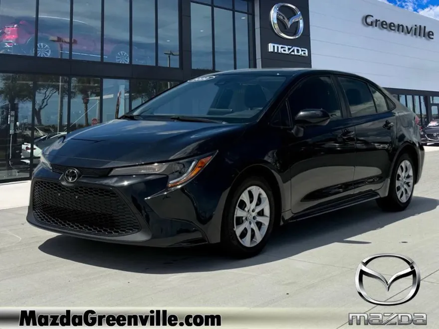 2022 Toyota Corolla LE photo 1