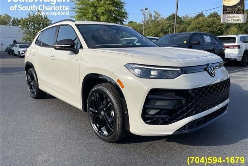 2025 Volkswagen Tiguan SE R-Line Black photo 1